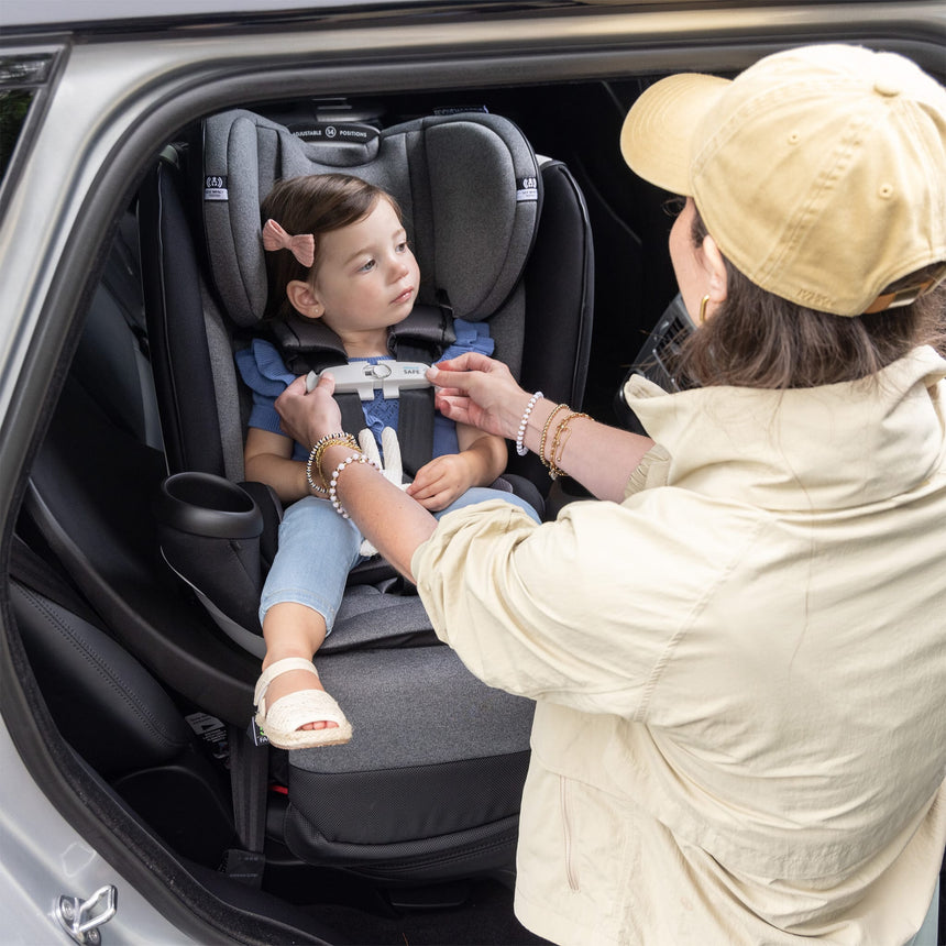 EVO-38412311C_GOLD_REVOLVE360_EXTEND_ROTATIONAL_ALL_IN_ONE_CAR_SEAT_OPAL_LIFESTYLE_A39.JPG