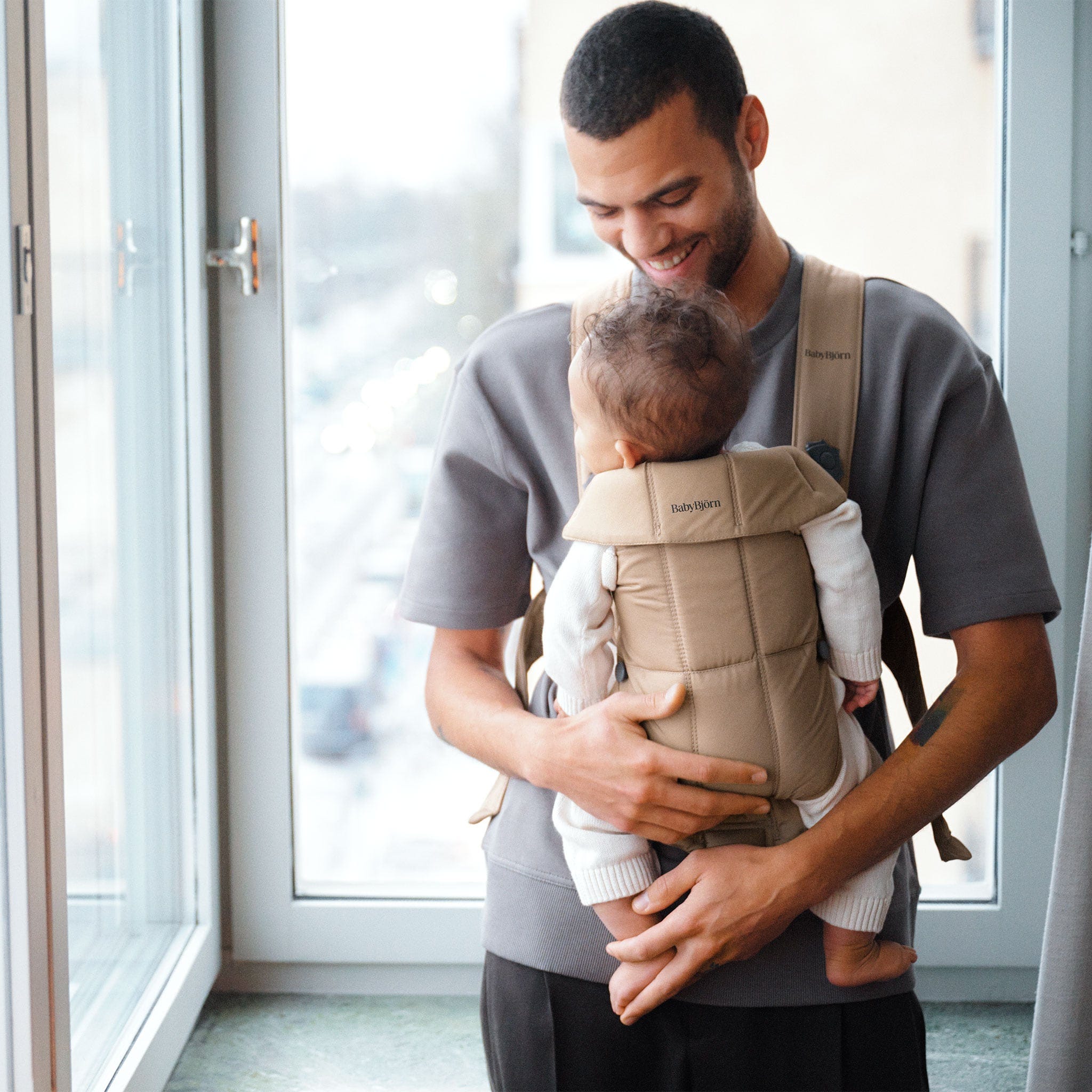 Baby Carrier Mini - Wooven Beige – CLÉMENT