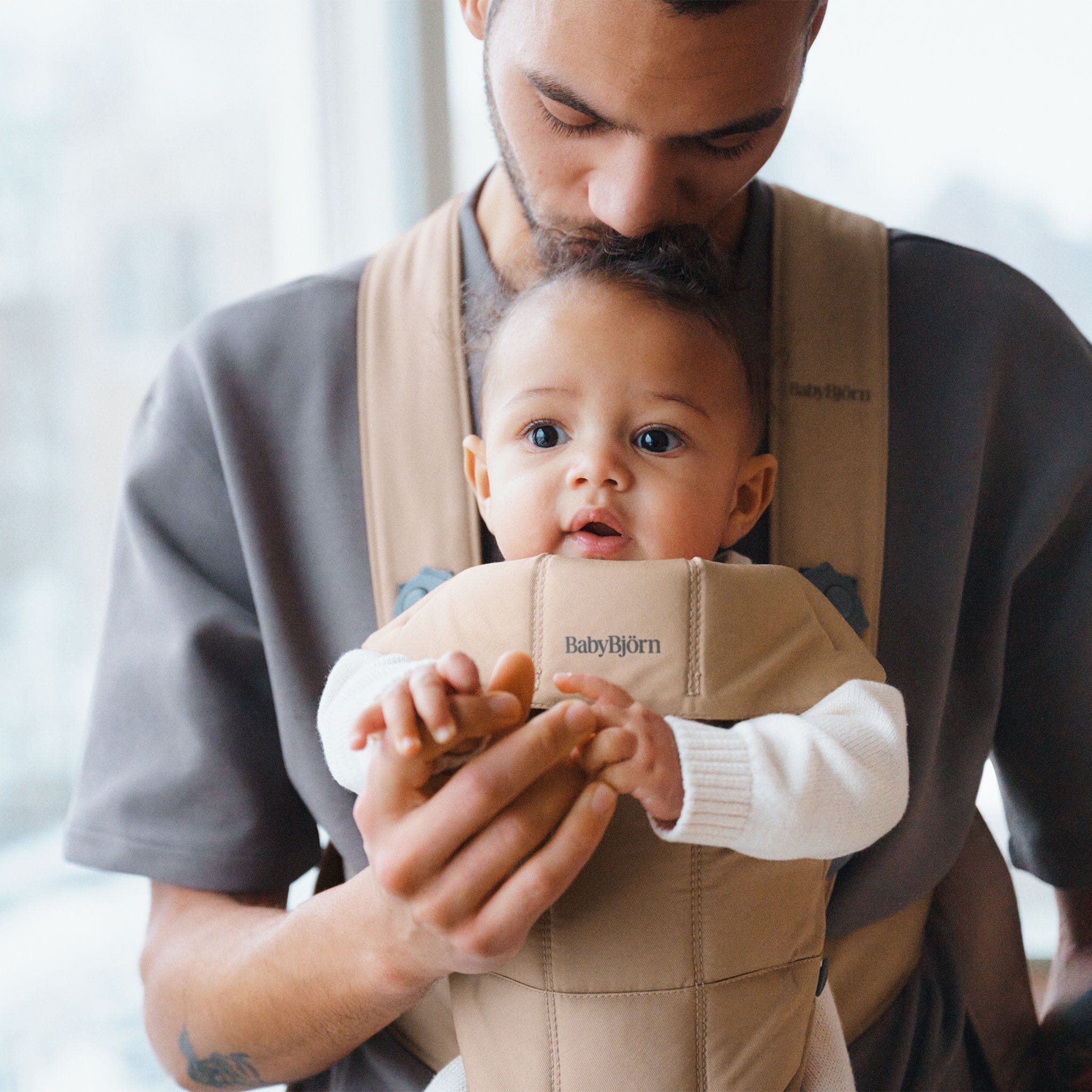 Baby Carrier Mini - Wooven Beige – CLÉMENT
