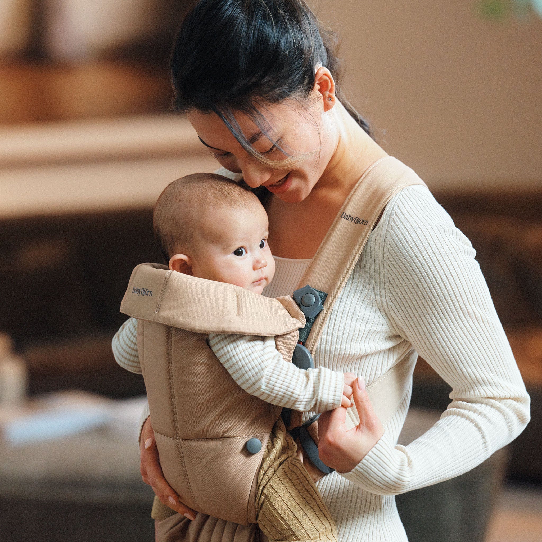 Baby Carrier Mini - Wooven Beige – CLÉMENT