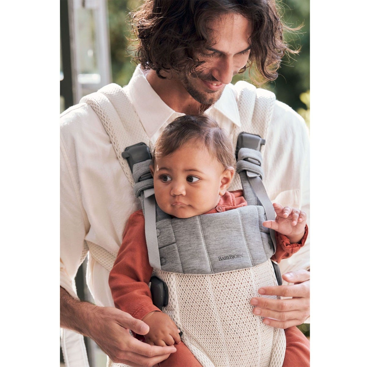 BABYBJÖRN Baby Carrier Harmony クリーム BabyBjorn Harmony Baby Carrier - 3D Mesh Cream – Love Me Do