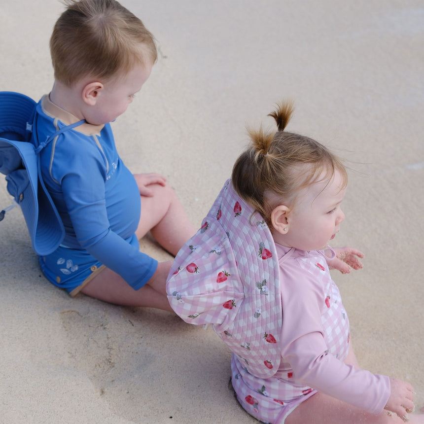 Chapeau UV Imprimée Fraises 0-3ans Coco Mango-Calikids-CAL-S2325-LIL-1-CLÉMENT