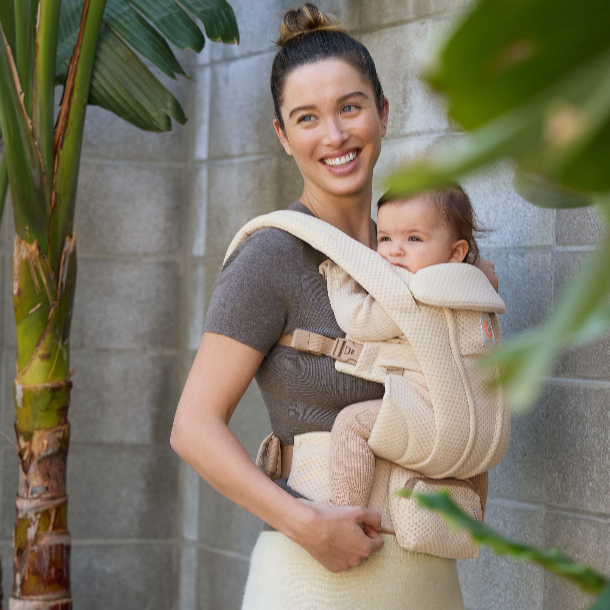 Porte-Bébé Omni Deluxe Mesh - Beige Naturel - Ergobaby – CLÉMENT