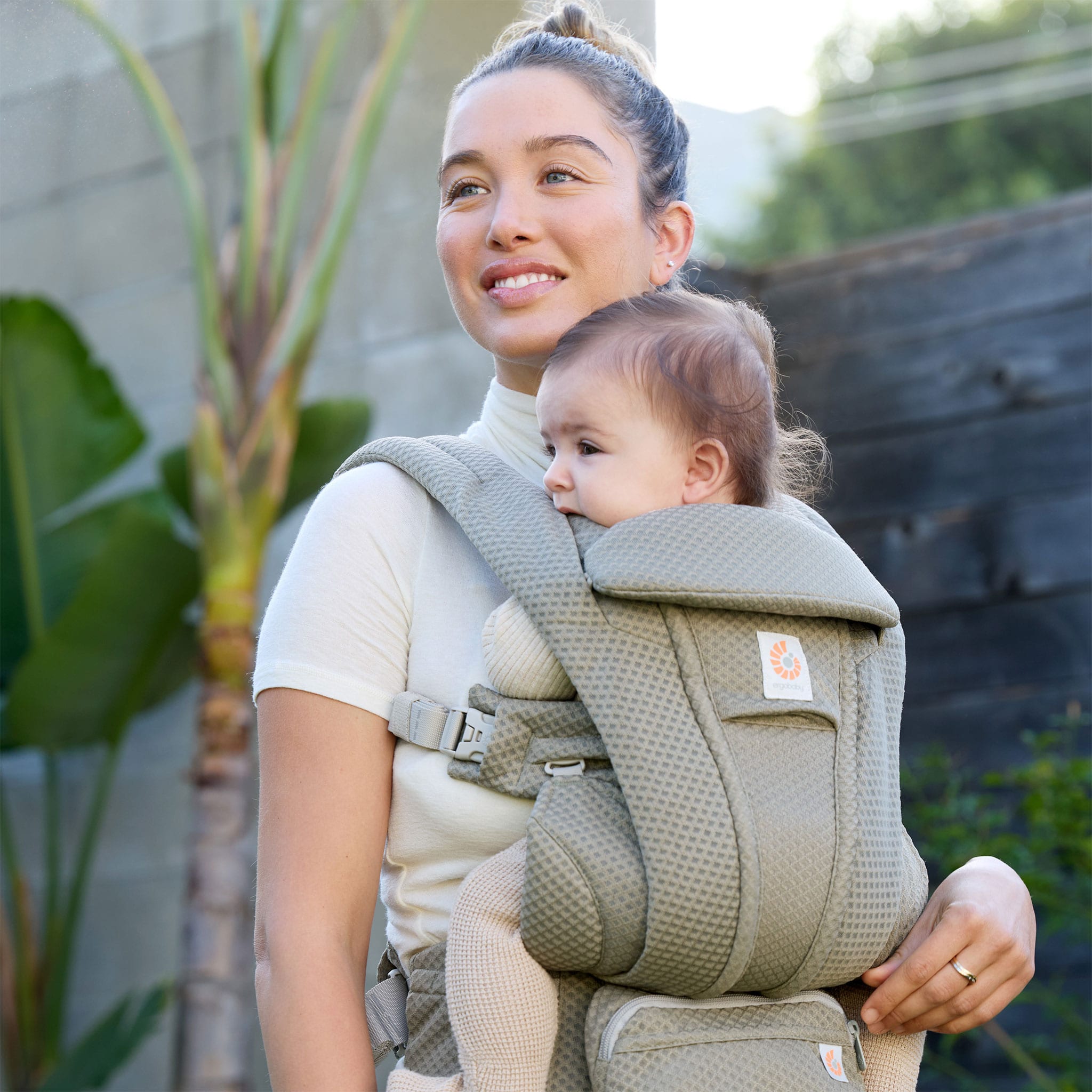 Porte-Bébé Omni Deluxe Mesh - Olive - Ergobaby – CLÉMENT