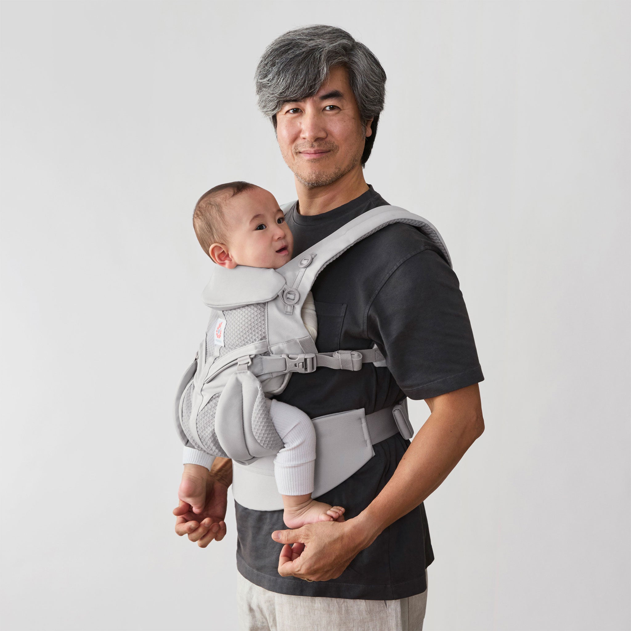 Porte-Bébé Omni 360 Cool Air Mesh - Gris Perle - Ergobaby – CLÉMENT