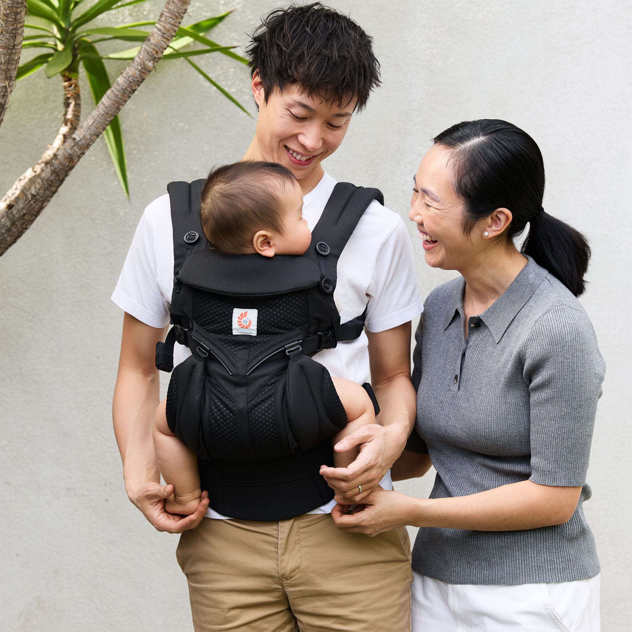 Porte-bébé Omni 360 Cool Air Mesh - Onyx Noir - Ergobaby – CLÉMENT