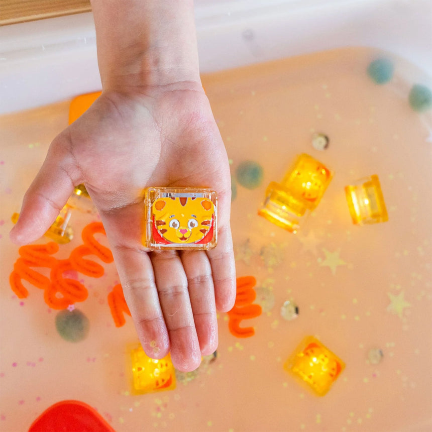 Light-Up Cubes for Bath - Daniel Tiger