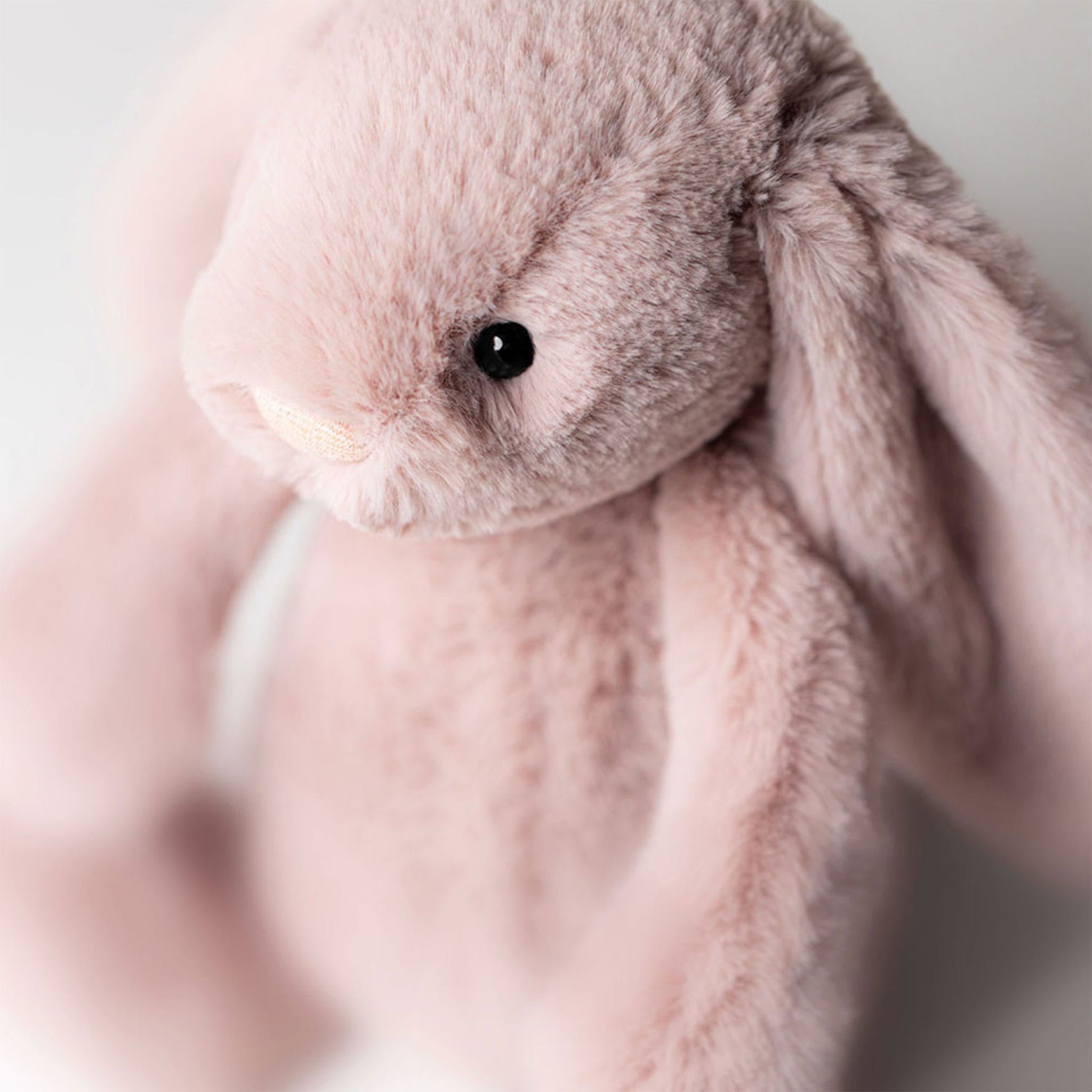 Bashful Rosa Luxe Bunny – CLÉMENT