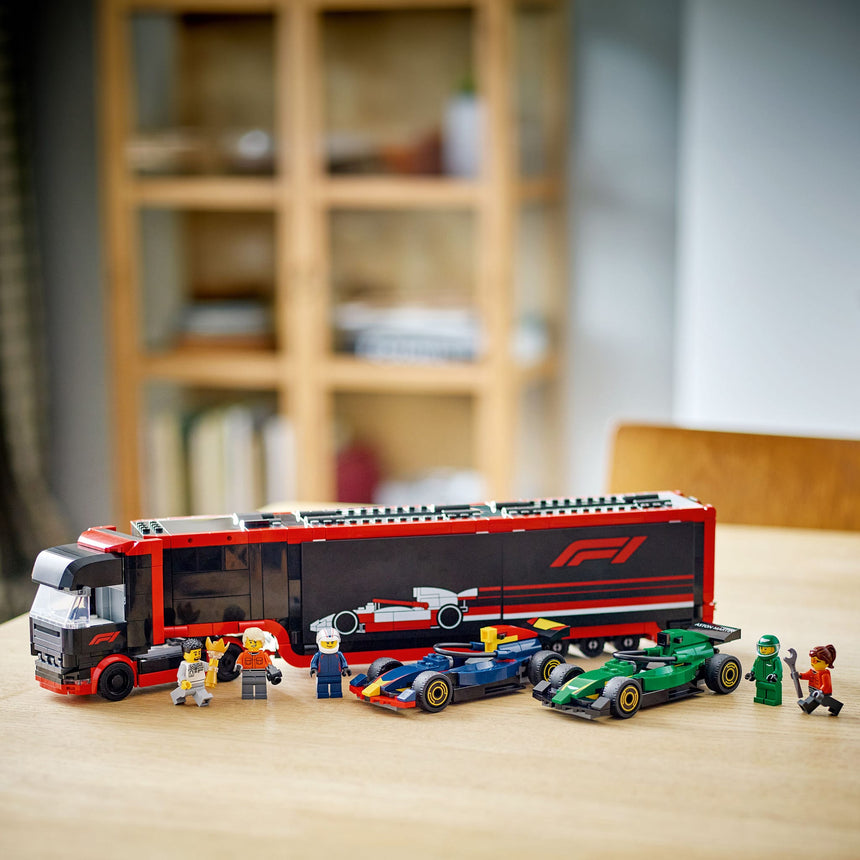LEGO® City Le camion de F1® avec les voitures de F1® RB20 et AMR24