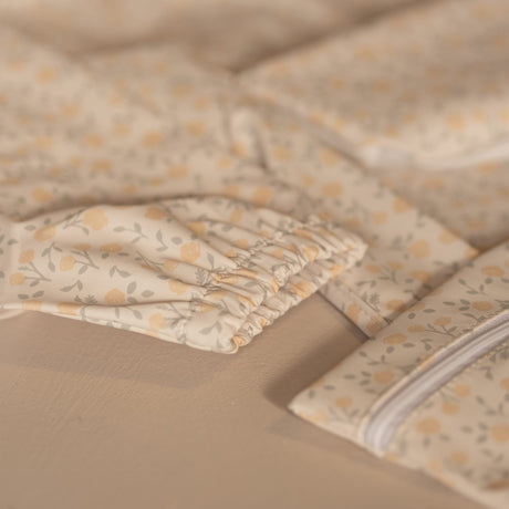 Bavoir Manche Longue Poche Intégrée 6-24m - Fleurs Jaune-Micasso-MSO-JIBAV01-FA-CLÉMENT