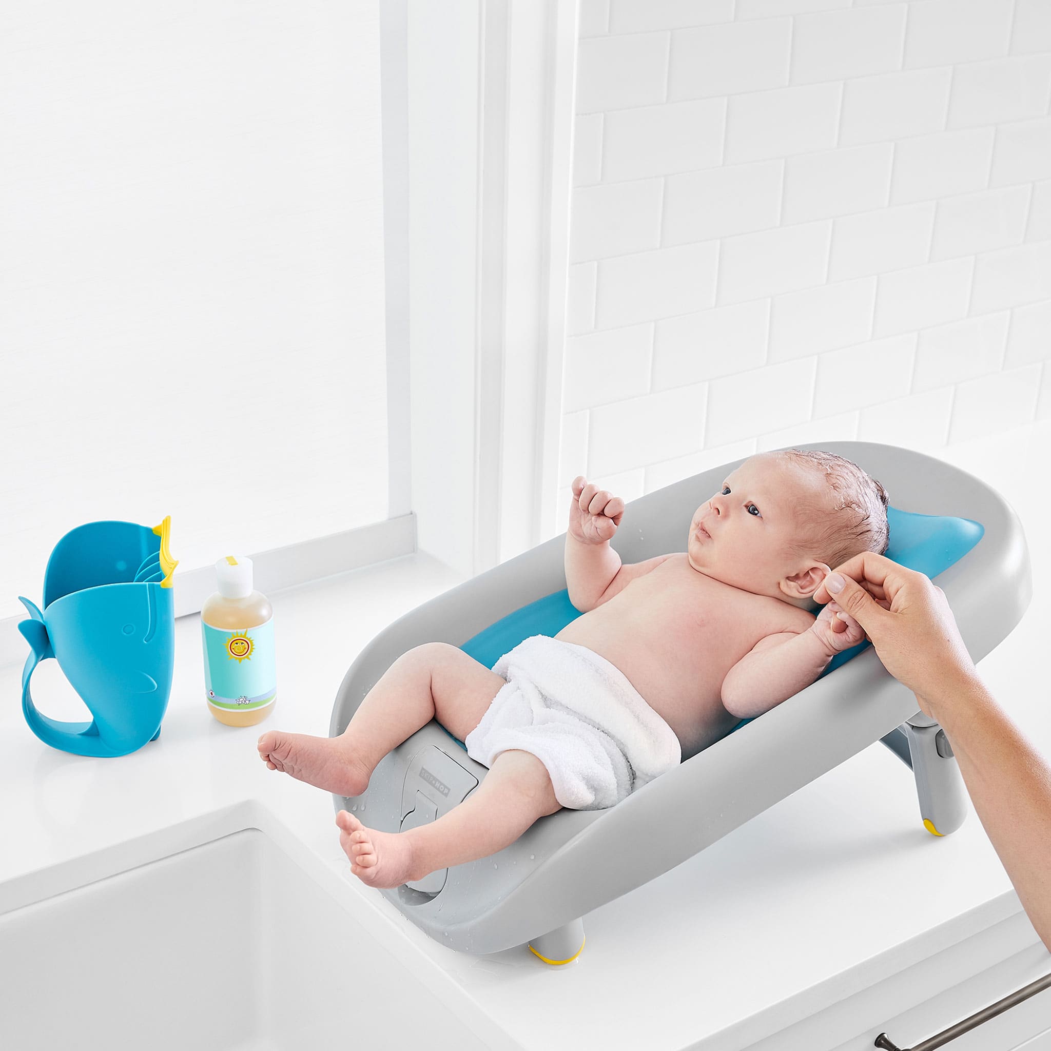 Bain Inclinable Moby - Gris / Bleu - Skip Hop – CLÉMENT