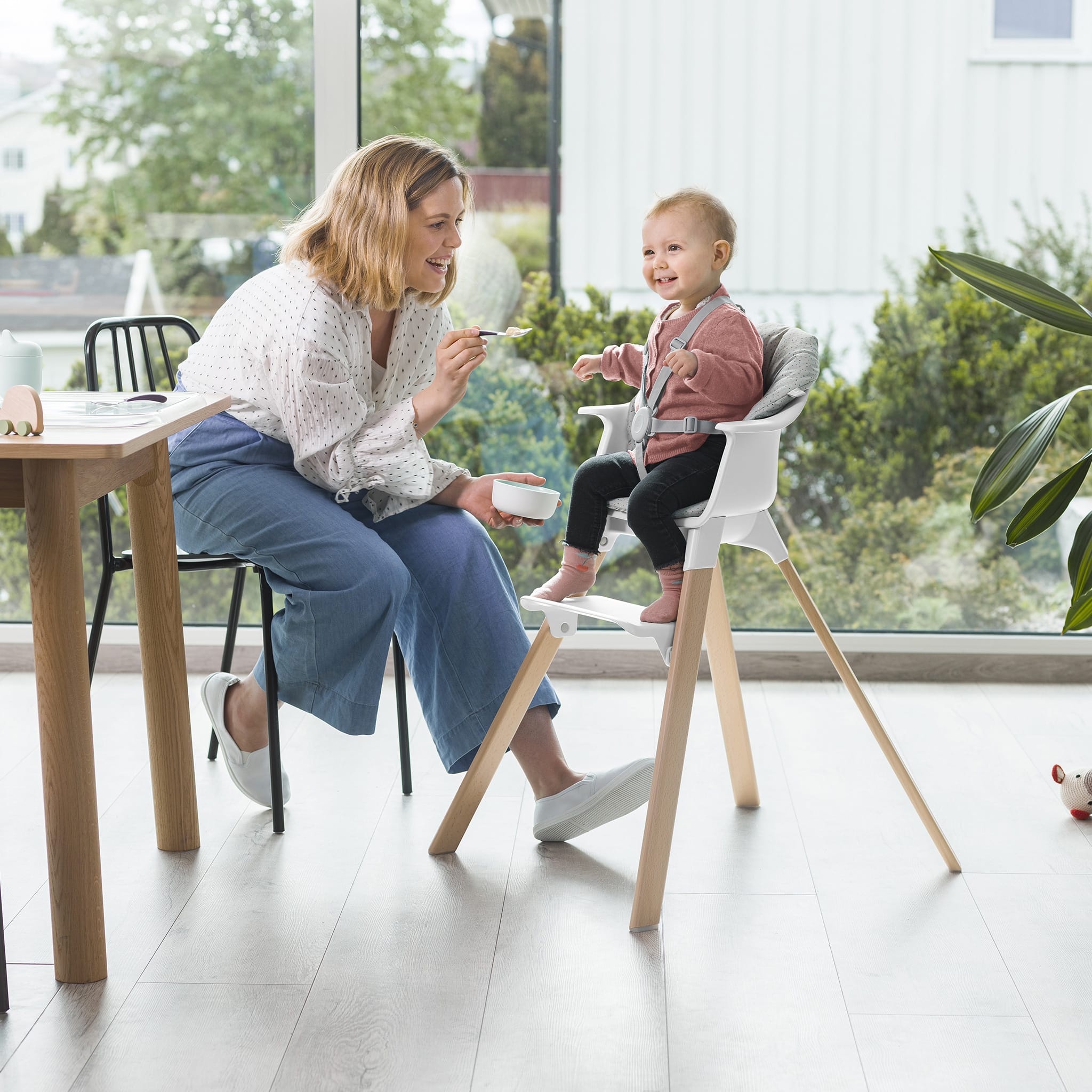 Clikk High Chair - White – CLÉMENT