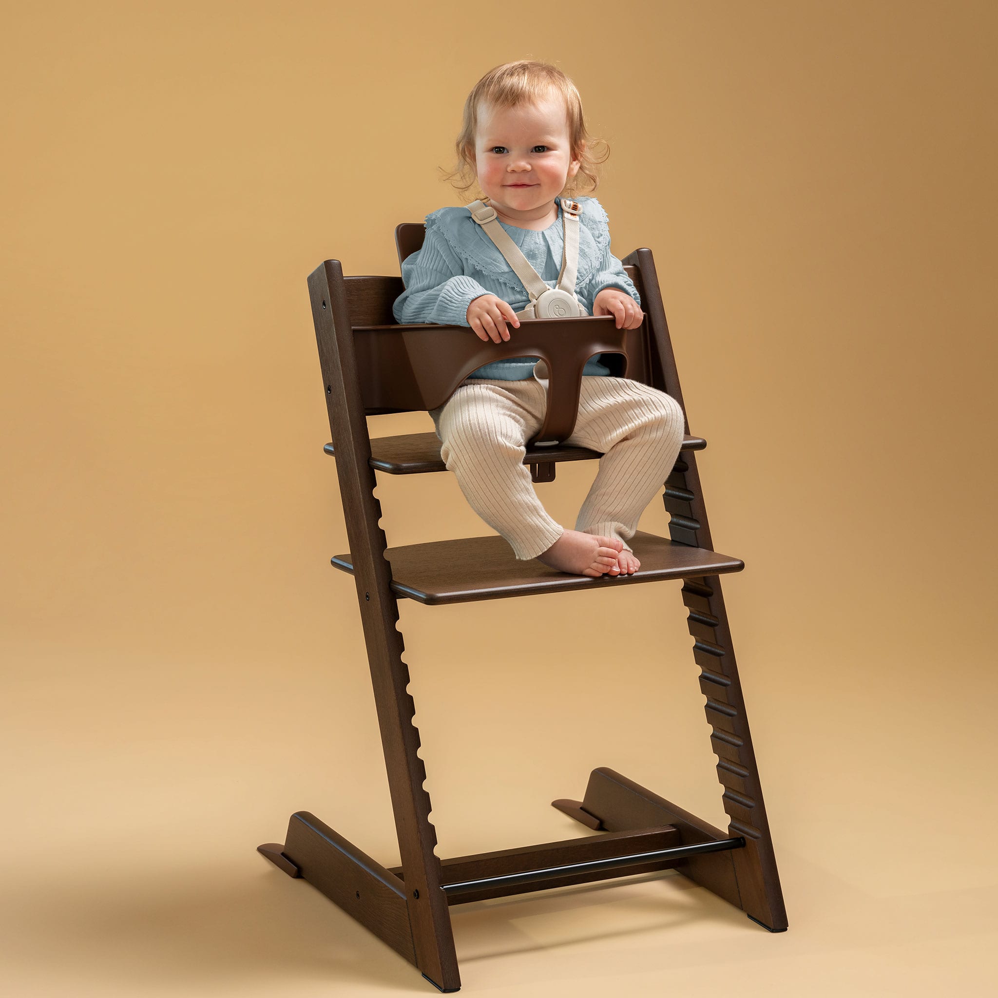 Tripp Trapp® High Chair V2 Brown, Cushion and Stokke® Tray – CLÉMENT
