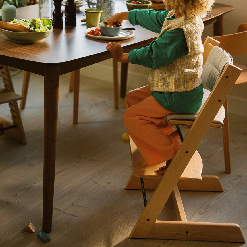 Chaise Haute Tripp Trapp® V2 Chêne Naturel + Coussin Gris avec Cabaret Stokke® - Naturel-Stokke-SKK-707100-CLÉMENT